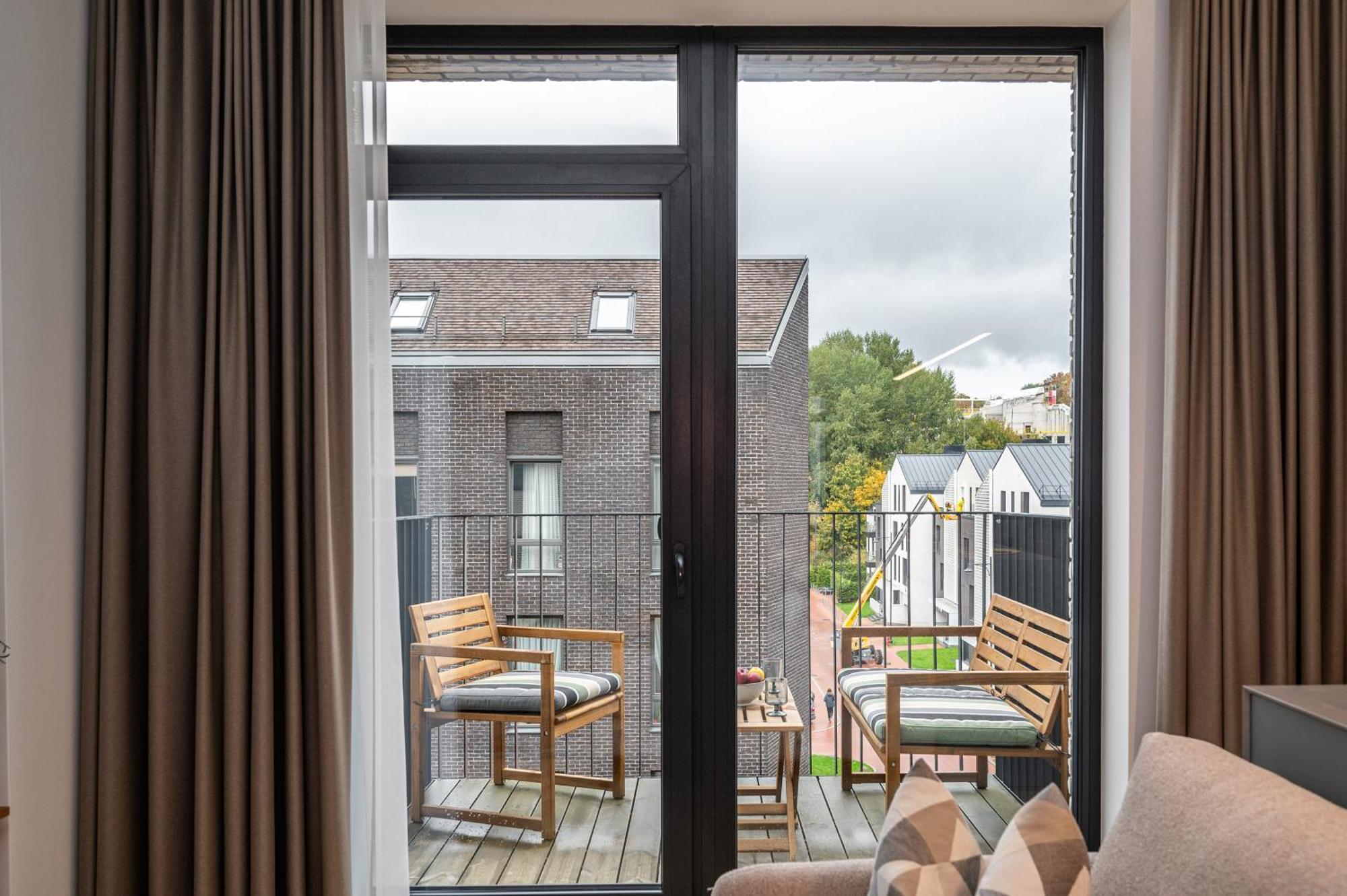 Cohost I Garage Parking Included, Spacious, Lovely W-balcony At Paupys Apartament *